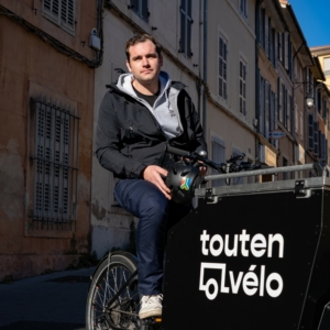 Stanislas Montandon co-gérant de Toutenvelo Aix-en-Provence cyclologistique biporteur velo livrasion dernier kilometre mobilite douce ecologie Espace logistique urbain decongestion decarbonation