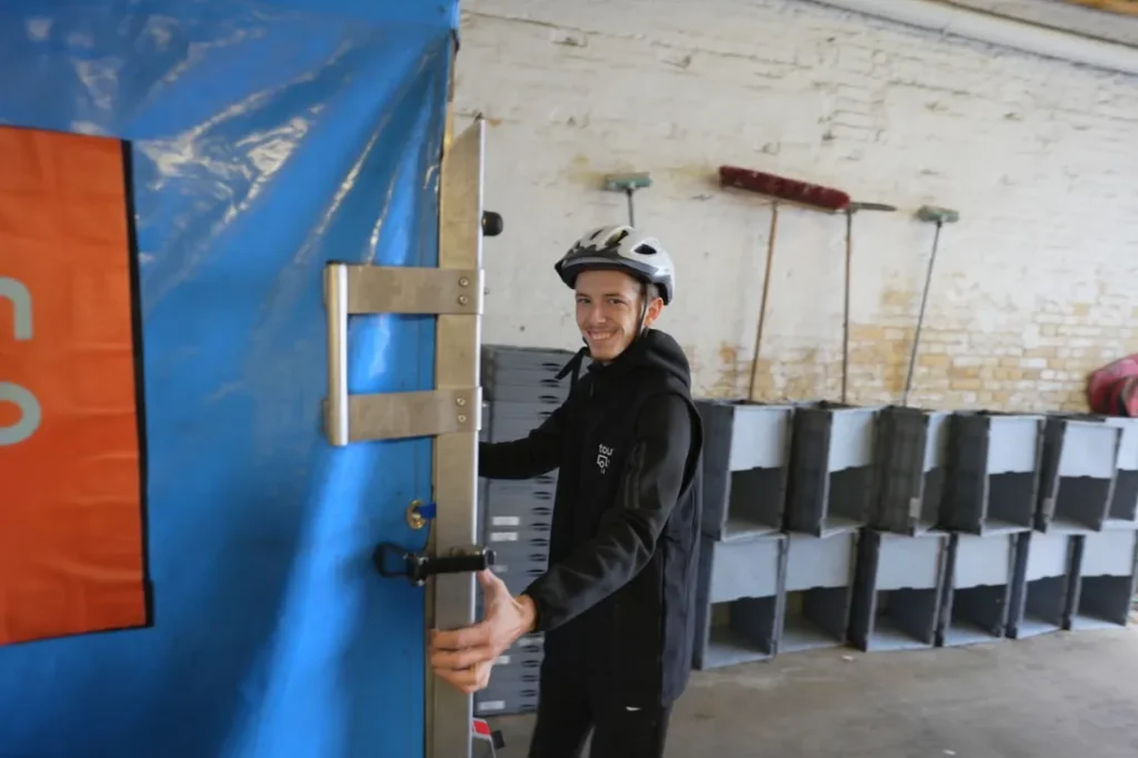 Salarié coursier en insertion